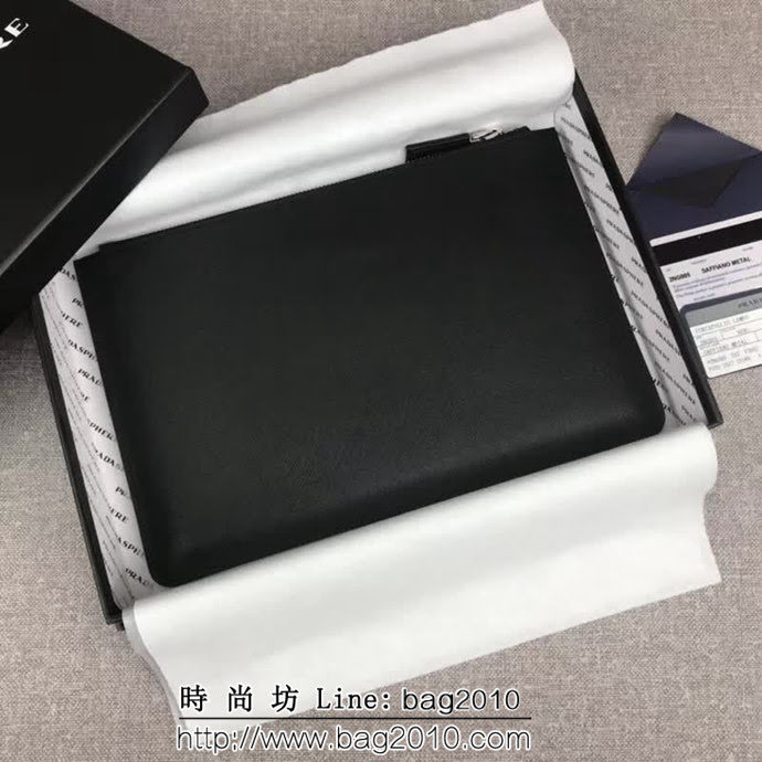 PRADA普拉達 官網同步 專櫃最新款 頂級原單十字紋牛皮 男士手包 2NG005 DD1932